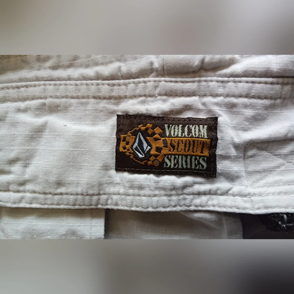 Volcom Cargo Shorts - Picture 4 of 7
